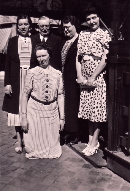 Celie had al dikwijls gezegd dat ze op een lager niveau leefde dan wij. Op de duur moesten wij het gaan geloven.